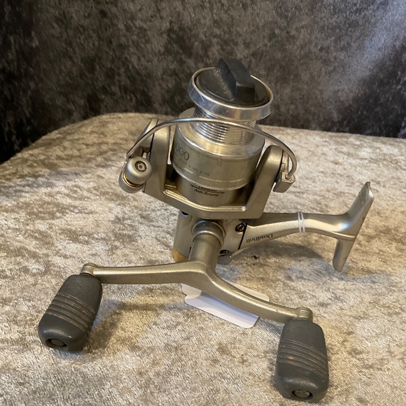 Vintage Pinnacle Deadbolt Spinning Fishing Reel - Picture 4 of 5